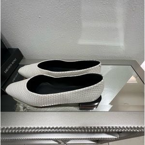 Beautiful off white loafers, stylish & comfortable.